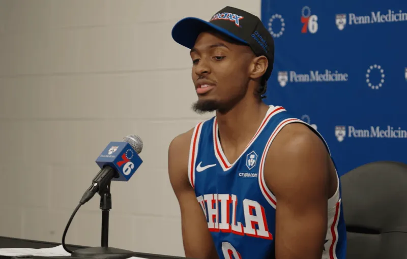 马克西：大家都健康的感觉太好了，我们有很多人可以打首发