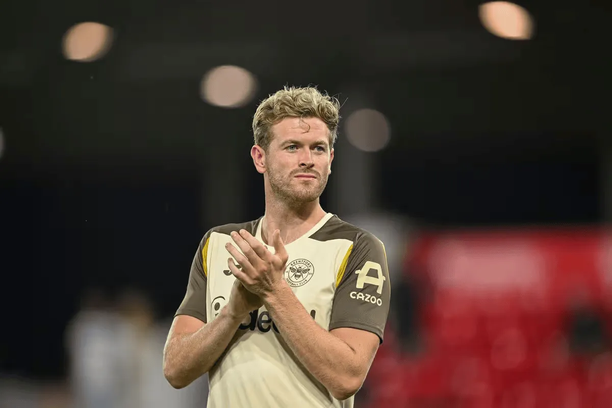 开云电竞官网-前爱尔兰国脚：科林斯准备好加盟红军，他具备顶级中卫特质