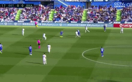 1641129468574017789.gif 1.gif