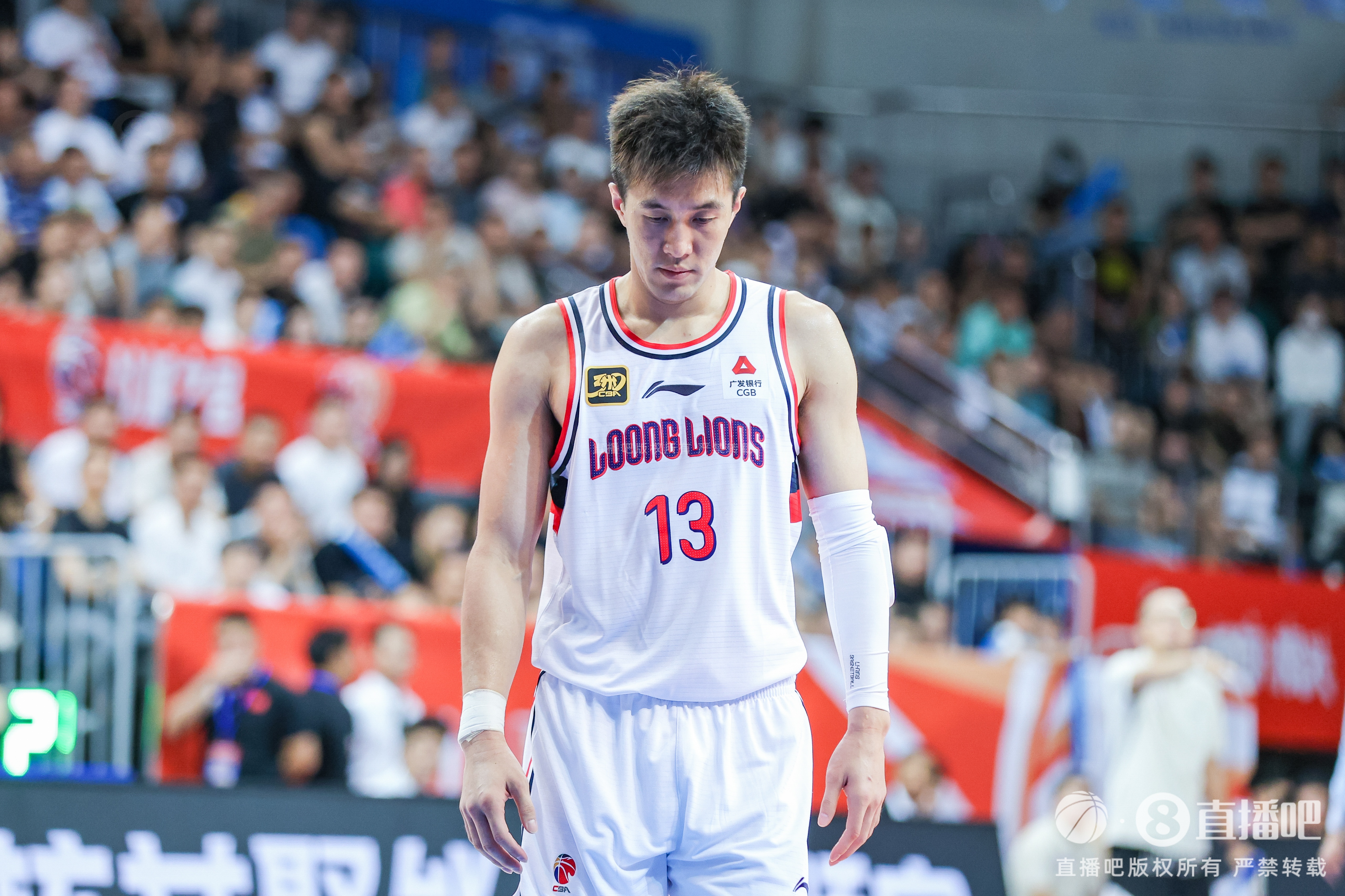 电子竞技-媒体人：一场补赛竟改变郭艾伦生涯 12天后本有机会面对旧主辽篮